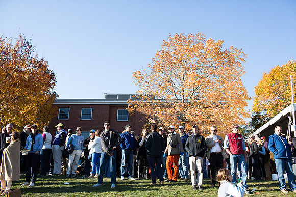 alumni_tent_crowd_hc13_jk_6422