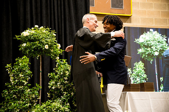 graduation25_diploma_ah_0750