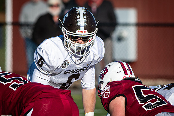 football_nepsac19_wkl5_2895