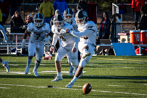 football_nepsac19_wkl5_3251