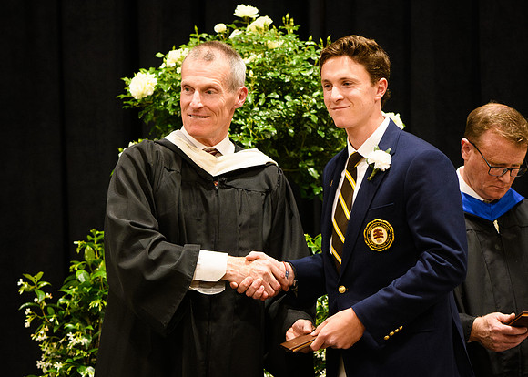 graduation25_diploma_wkl1_5162
