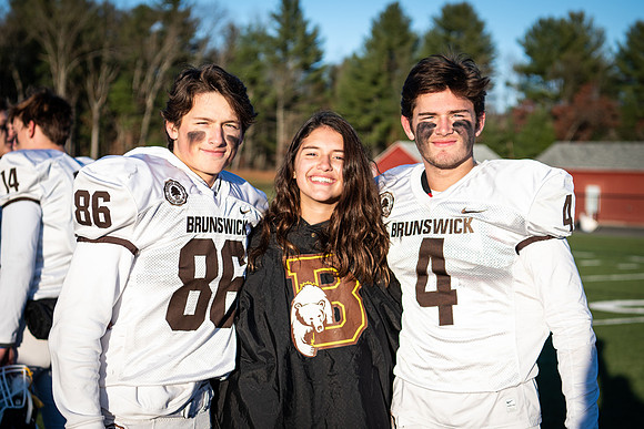 football_nepsac19_wkl8_2112