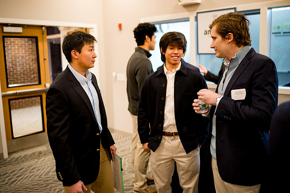 careercenter_tablenetworking24_ah_0101