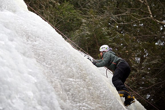 campdudley16_iceclimbing_bd_6199