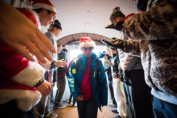 holiday_handshake16_wkl_0134