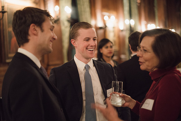 alumni_holidayparty15_25mb_jk_4309