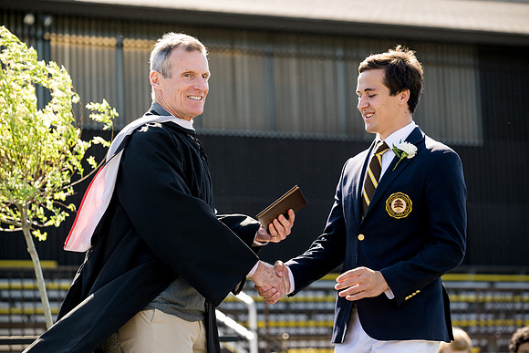 graduation23_diploma_ah_0214