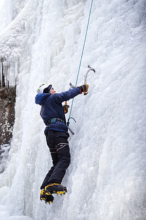 campdudley16_iceclimbing_bd_6015