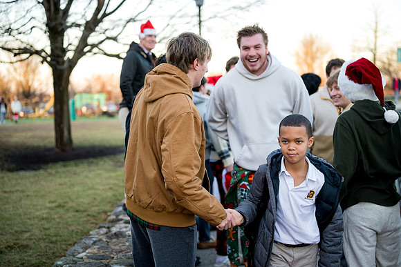holiday_handshake24_ah_0025