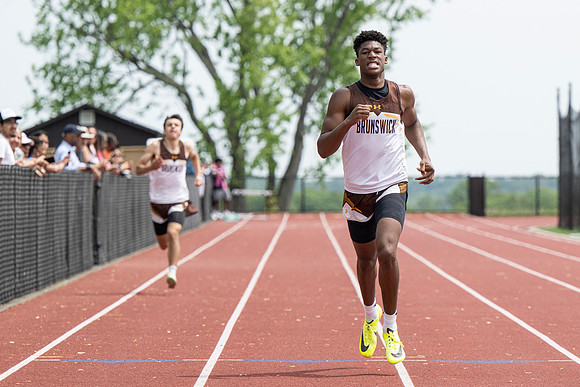 trackfield_2023-05-13_dburns2_1056