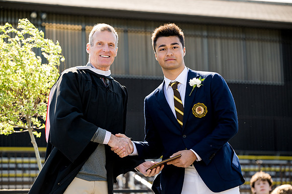 graduation23_diploma_ah_0211