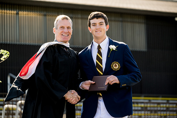 graduation23_diploma_ah_0226