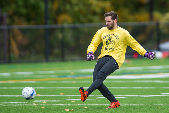 alumni_soccer16_db_7856