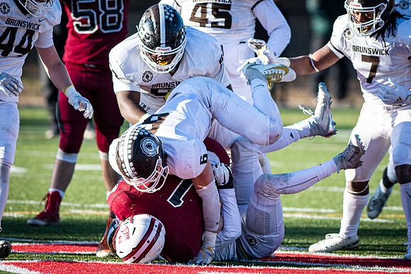 football_nepsac19_wkl8_1661