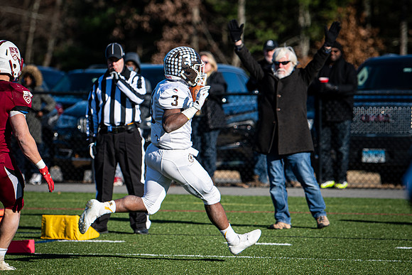 football_nepsac19_wkl8_1419