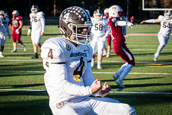 football_nepsac19_wkl5_3189