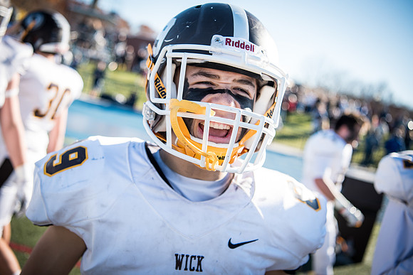 football_nepsac16_wkl_3537