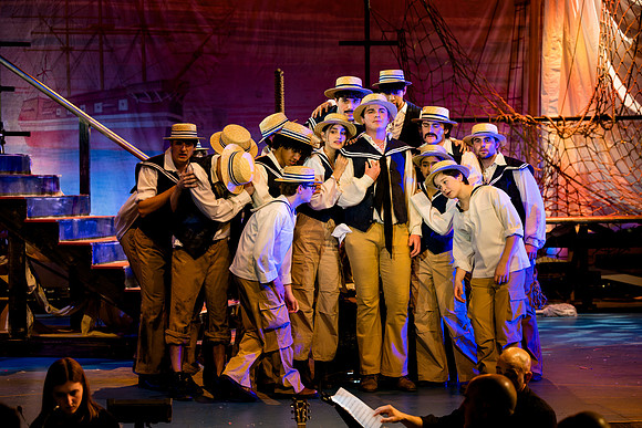 hmspinafore_springmusical25_sat2_us_ah_0080