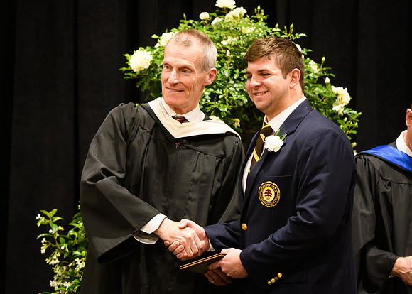 graduation25_diploma_wkl1_5134