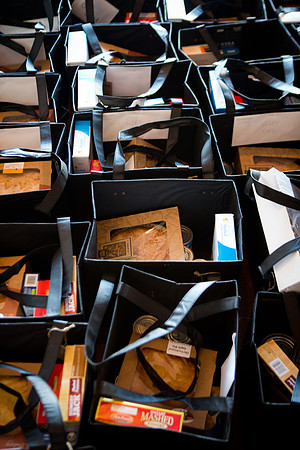 thanksgiving_fooddrive_us_mkras_0052