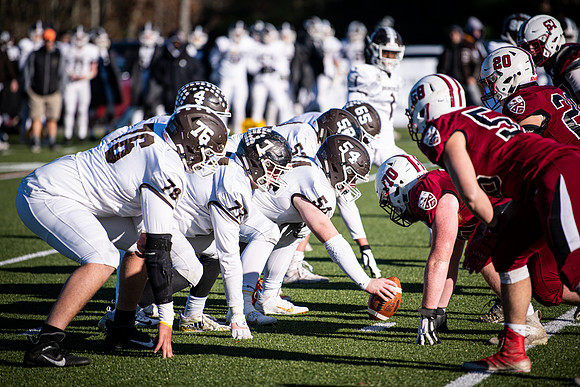 football_nepsac19_wkl8_1501