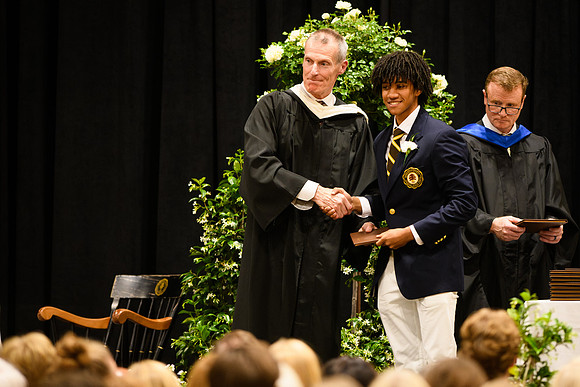 graduation25_diploma_wkl1_5045