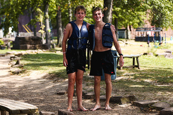 classtrip26_gr10_brownstone_ss2_5405