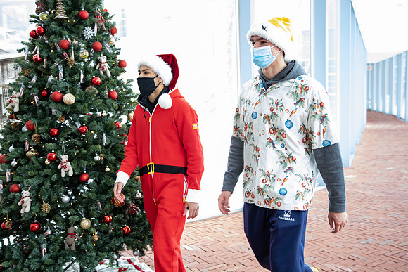 candids_us_2020-12-18_gh_0019