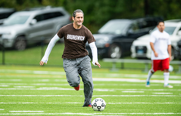 hc18_alumni_soccer_dburns_4883