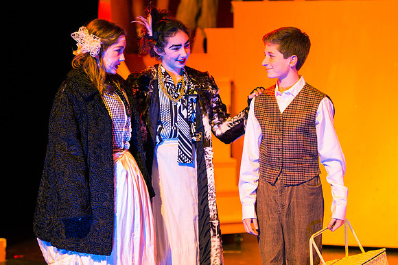 jamesgiantpeach_ms_dburns_1901 (1)