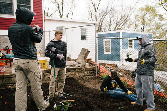 commserv18_habitat_ah_0083