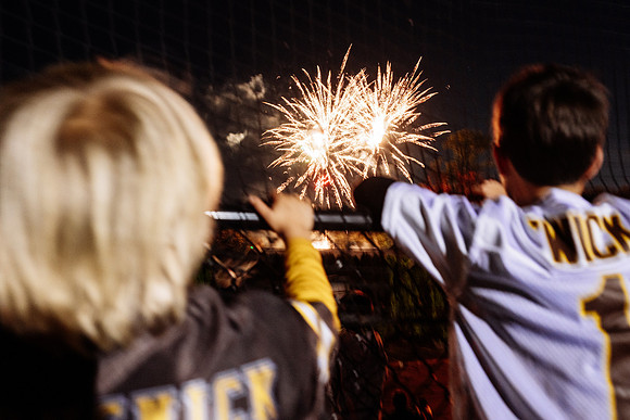 hc24_fireworks_jk_4256