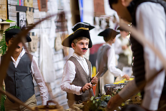colonialday19_parents_mkras_0105
