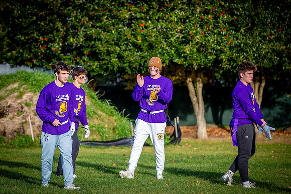 turkeybowl24_us_jfess2_1400