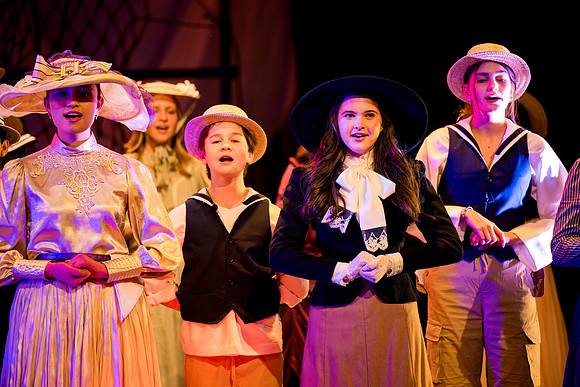 hmspinafore_springmusical25_sat2_us_ah_0197