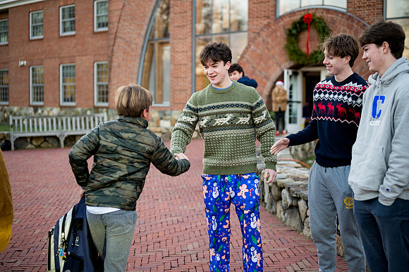 holiday_handshake24_ah_0004