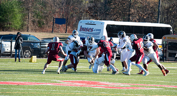 football_nepsac19_rmcc_5689