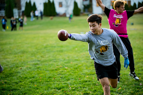 turkeybowl24_us_ah_0318
