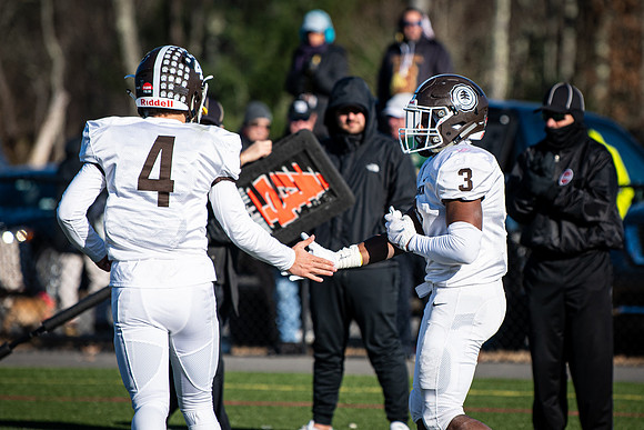 football_nepsac19_wkl8_1435