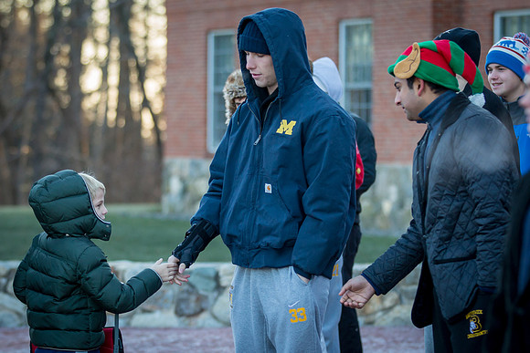 holiday_handshake16_jfess_6368