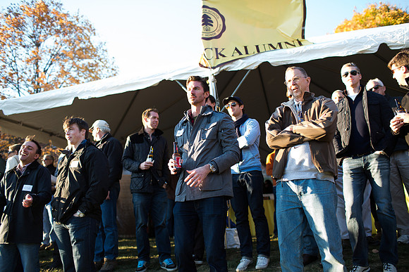 alumni_tent_crowd_hc13_jk_6697