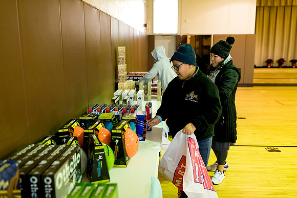 alumni_adc_toydrive22_horizons_ah_0016