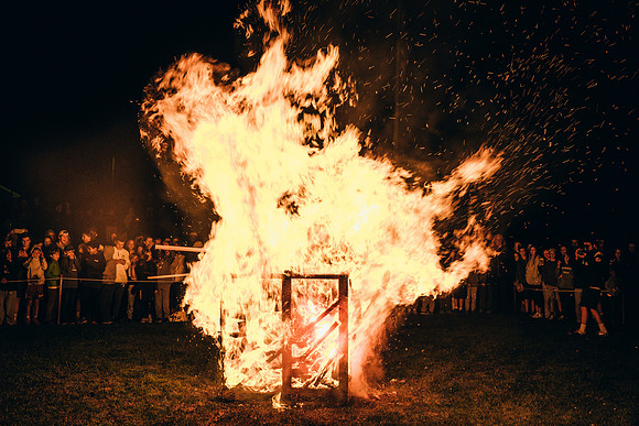 hc18_bonfireworks_jk_3664