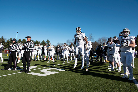 football_nepsac19_rmcc_5320