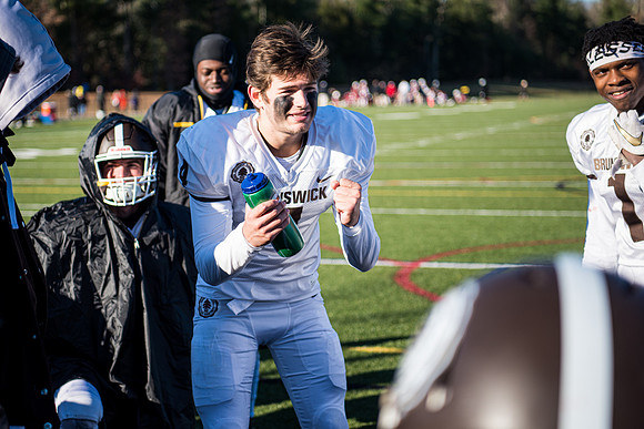 football_nepsac19_wkle_8796