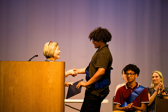 horizons_graduation23_ah_0060