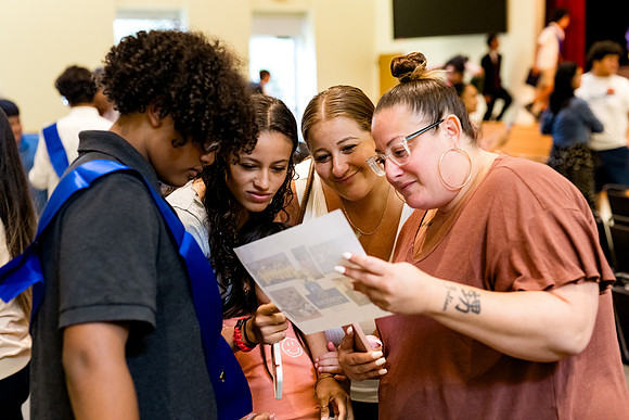 horizons_graduation23_ah_0073