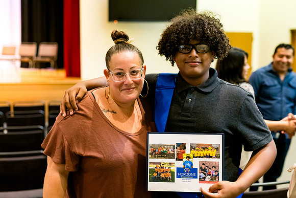 horizons_graduation23_ah_0078