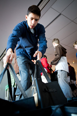 thanksgiving_fooddrive_us_mkras_0022
