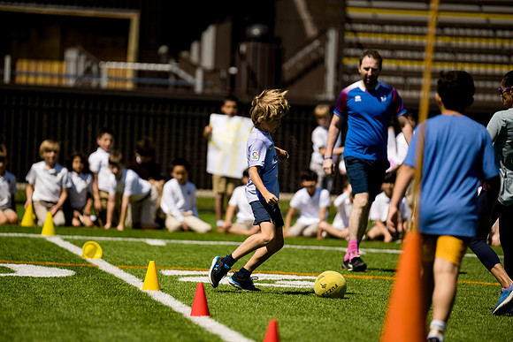 gr4faculty_soccer23_ah_0008